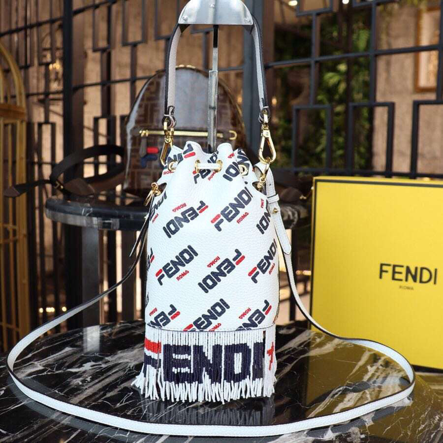 Fendi 16